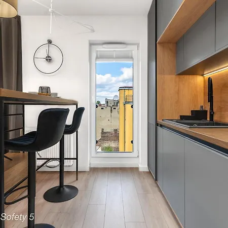 Mye - Piotrkowska 44 *